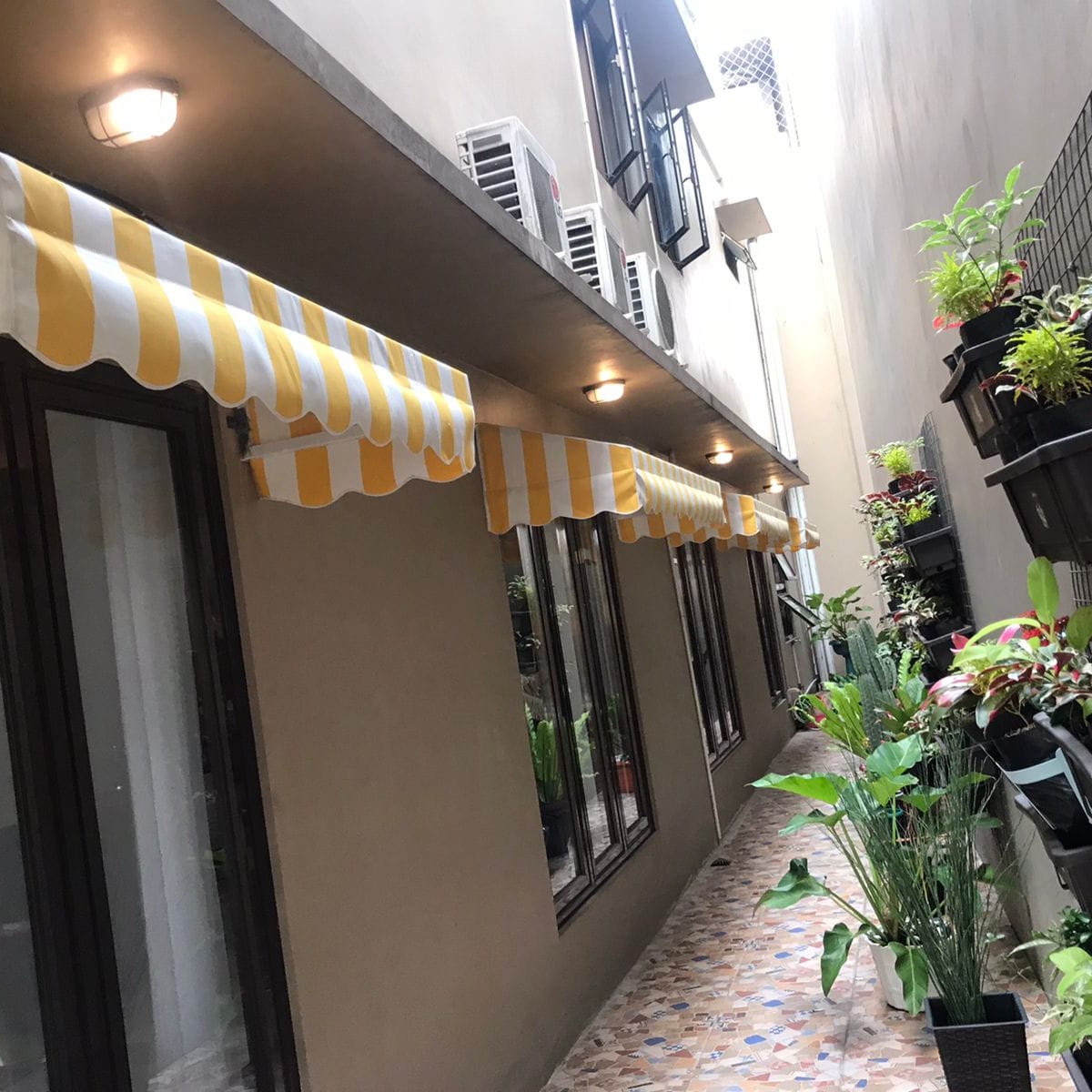 Kanopi Kain Jendela Minimalis